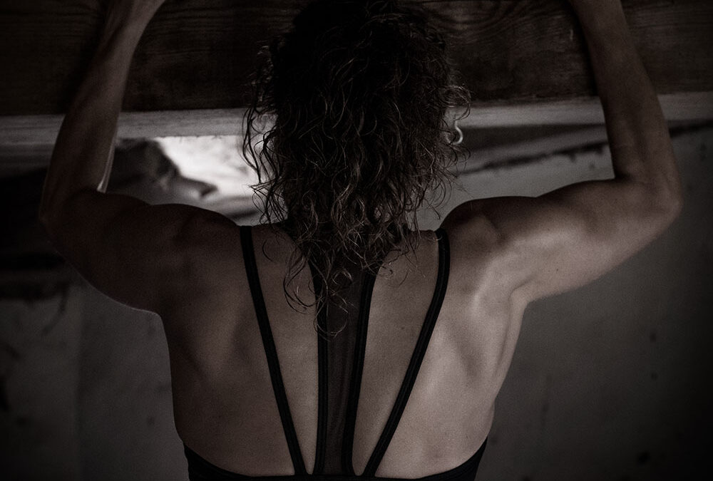 Boudoirfotografie – wundervoll weiblich starke Körperlandschaften